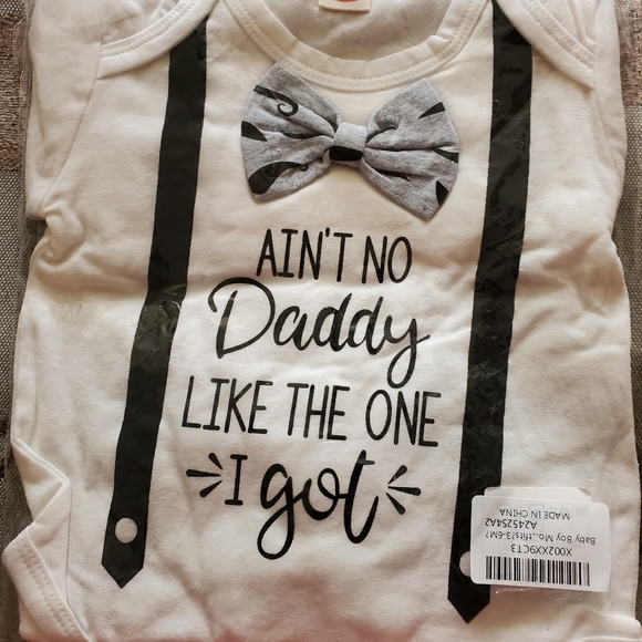 3 pc infant set Blk/white "Ain't no daddy like the one I got" NWOT - Picture 7 of 7